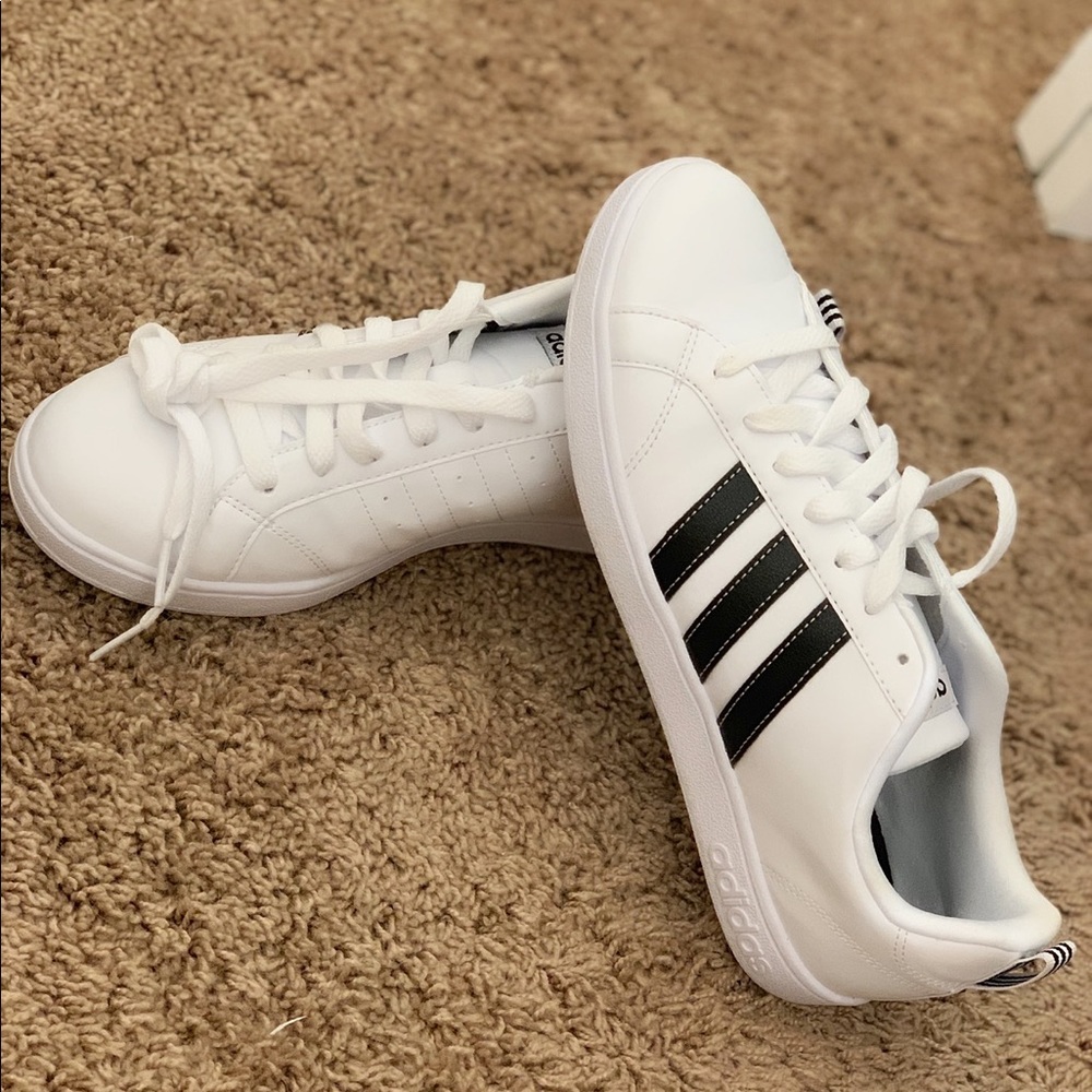 Adidas Shoes Size 9 - Picture 1 of 2
